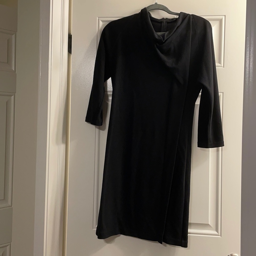 Black Ann Taylor dress perfect for work event